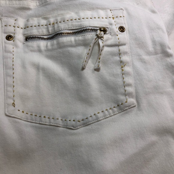 Simon Chang White Denim Jeans with Gold accents Size 18 - Picture 15 of 15